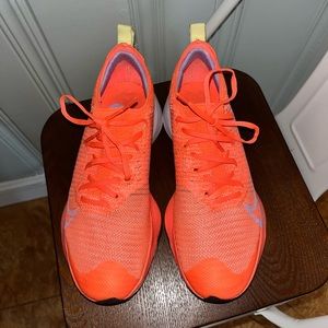 NIKE AIR ZOOM TEMPO NEXT% FLYKNIT 👟